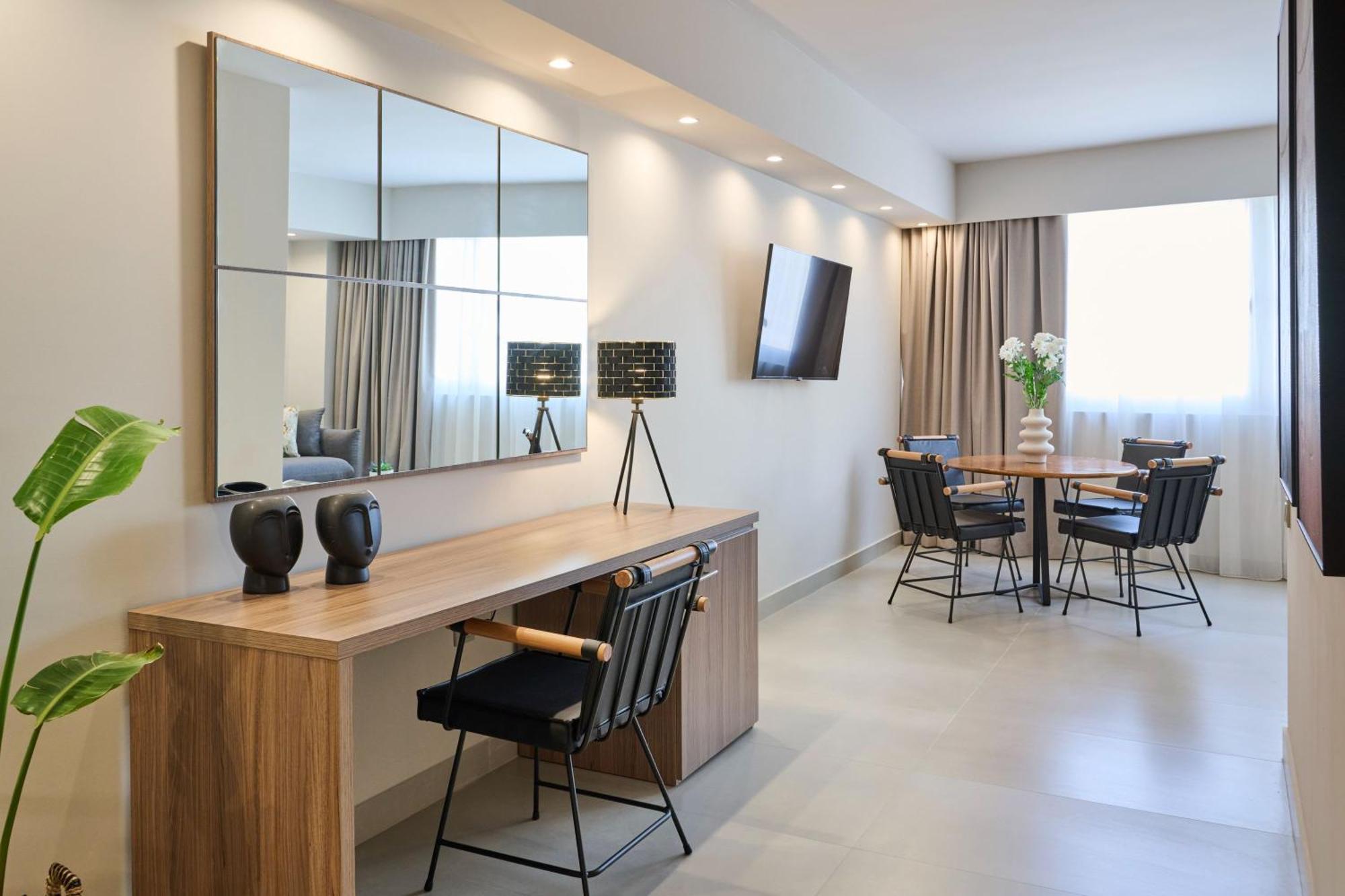 Acropolis Muses - Downtown Luxury Apartments 아테네 외부 사진