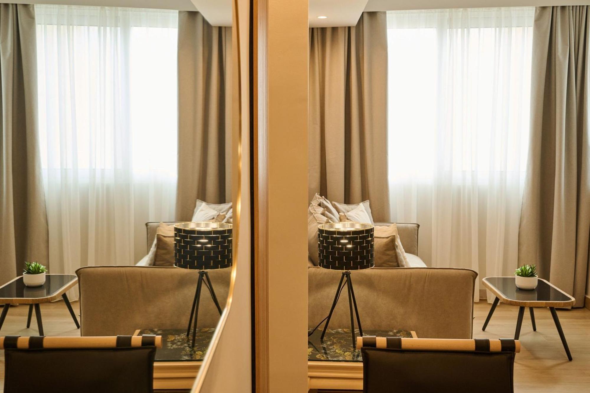 Acropolis Muses - Downtown Luxury Apartments 아테네 외부 사진